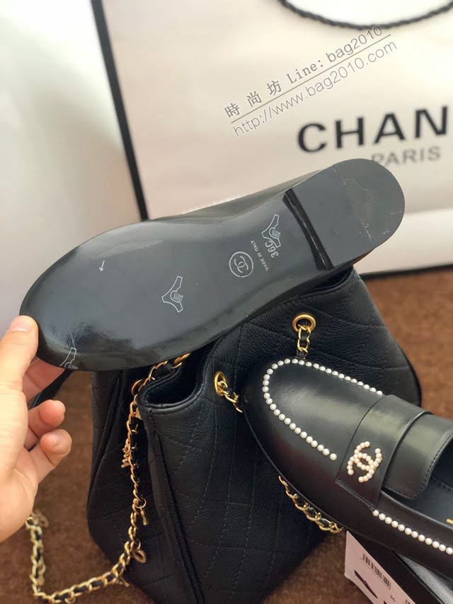 Chanel女鞋 香奈兒2020春夏頂級涼鞋系列 大扣小珍珠 Chanel爆款休閒女單皮鞋  naq1310